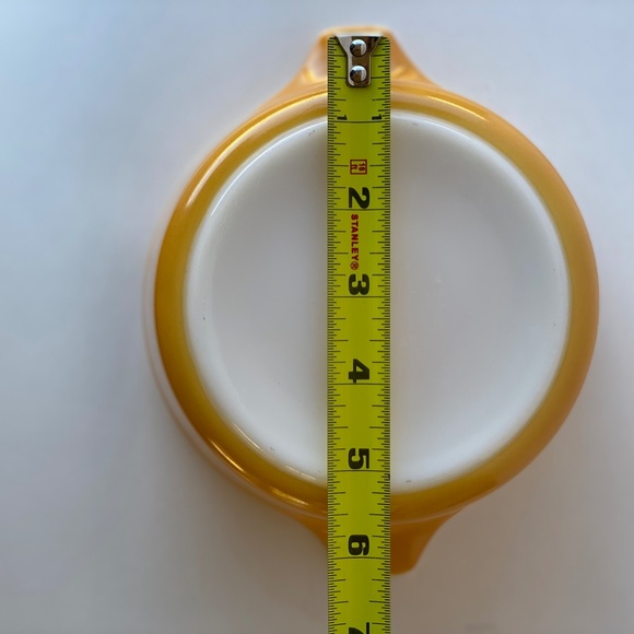 Vintage Pyrex Yellow Butterfly Gold 1 Quart Casserole Dish - Picture 9 of 9